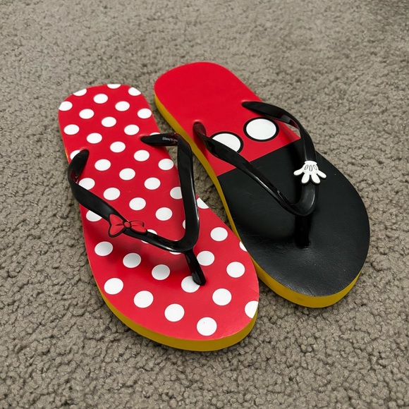 Disney Slippers Women size 10 - Picture 1 of 3
